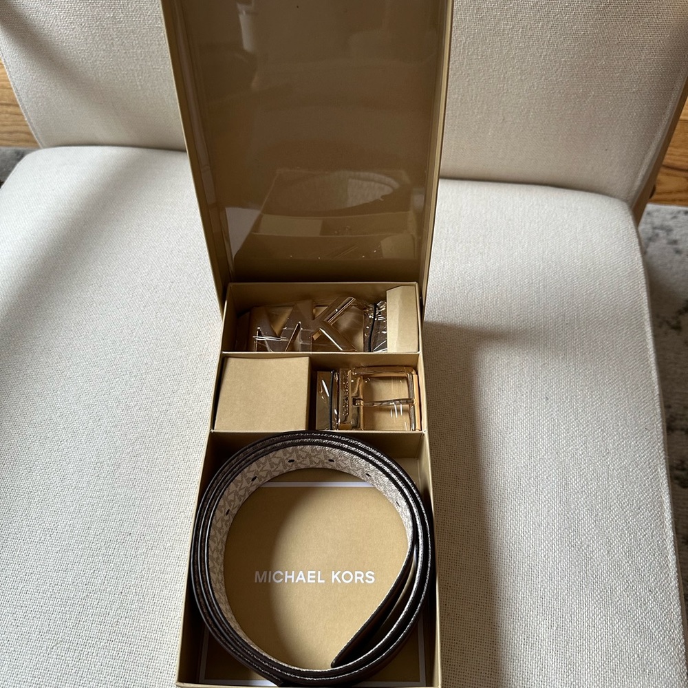 Brand new MICHAEL KORS belt set